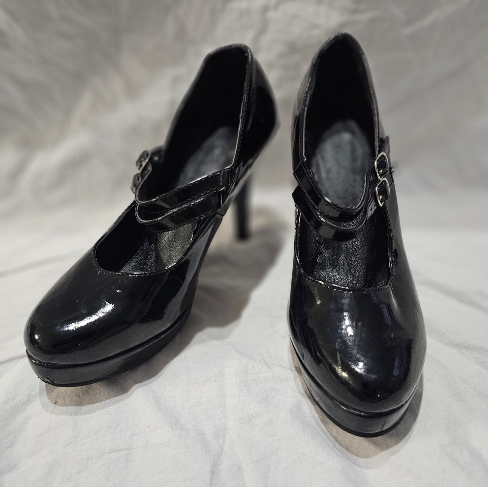 Ellie Black Mary Jane Heels with Glossy Finish